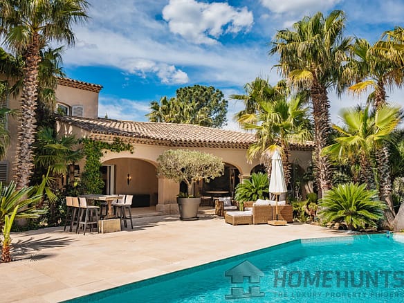 5 Bedroom Villa/House in Grimaud 7