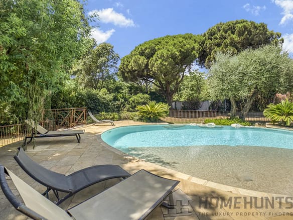 6 Bedroom Villa/House in Grimaud 5