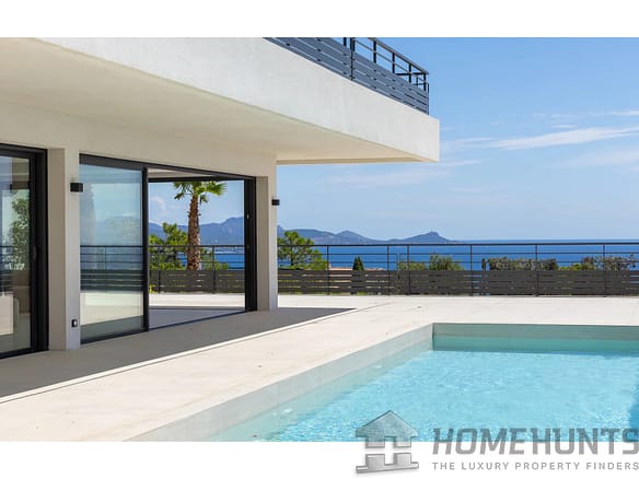 7 Bedroom Villa/House in Les Issambres 28