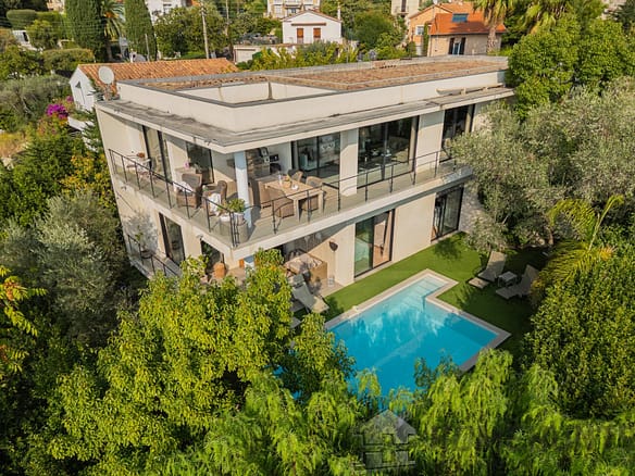 4 Bedroom Villa/House in Le Cannet 30