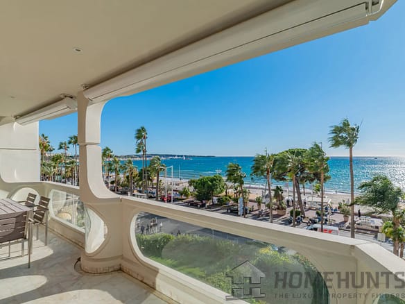 2 Bedroom Apartment in Cannes 2