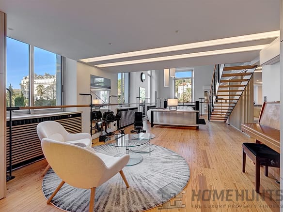 2 Bedroom Apartment in Cannes 16