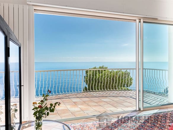 4 Bedroom Villa/House in Eze 10