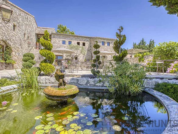 9 Bedroom Villa/House in Grignan 14