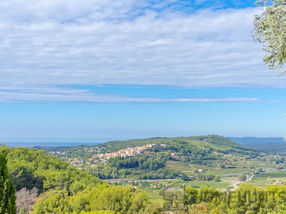 7 Bedroom Villa/House in Le Castellet 20