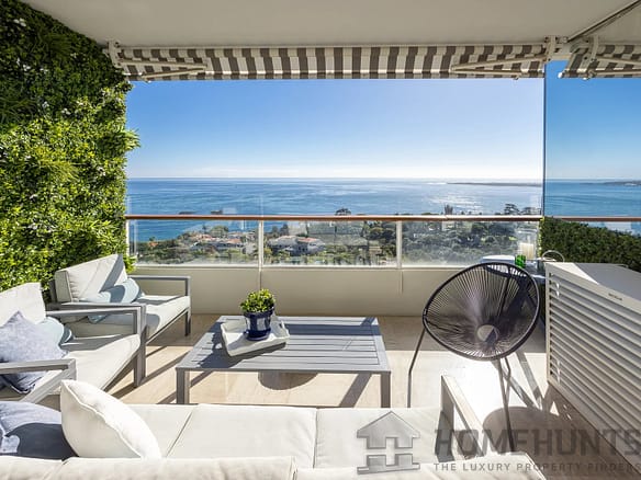 2 Bedroom Apartment in Cannes 4