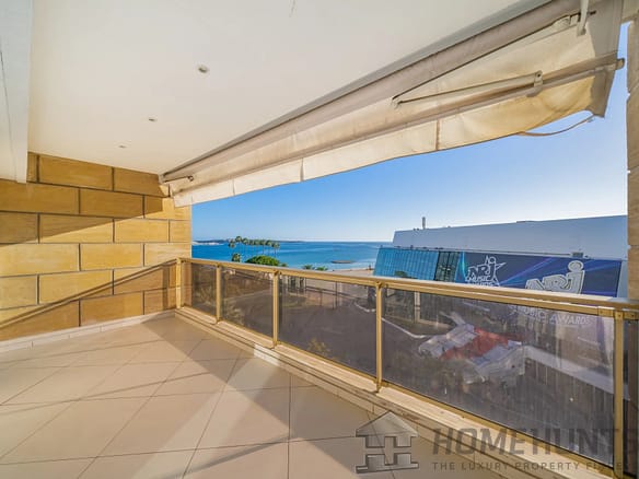 2 Bedroom Apartment in Cannes 10