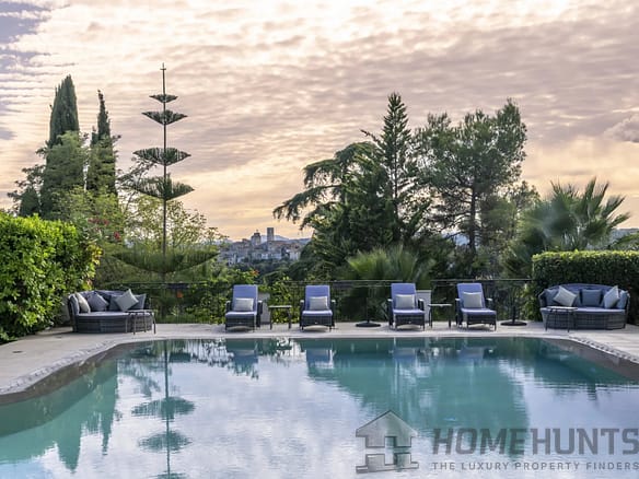 5 Bedroom Villa/House in St Paul 6