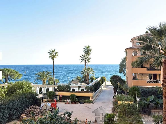 4 Bedroom Apartment in Monaco 5