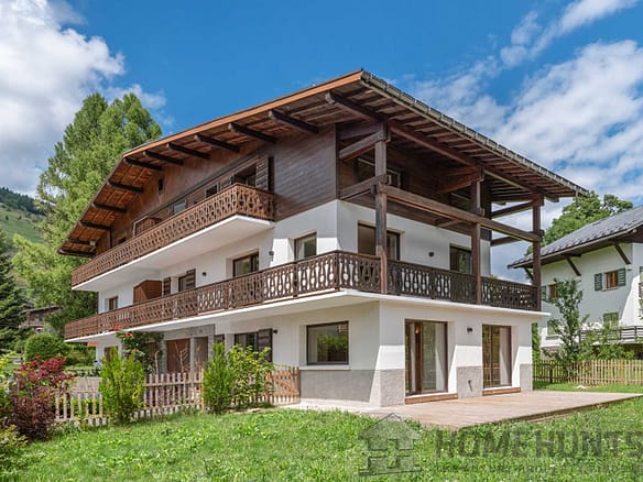 4 Bedroom Chalet in Megeve 9