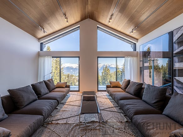 6 Bedroom Apartment in Courchevel 7