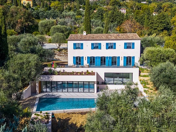 5 Bedroom Villa/House in Grasse 5