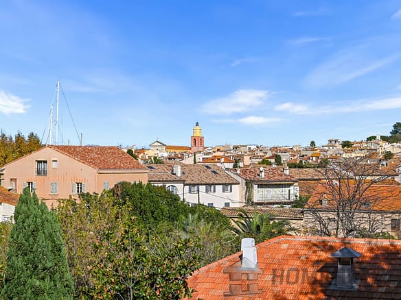 3 Bedroom Apartment in Saint Tropez 22
