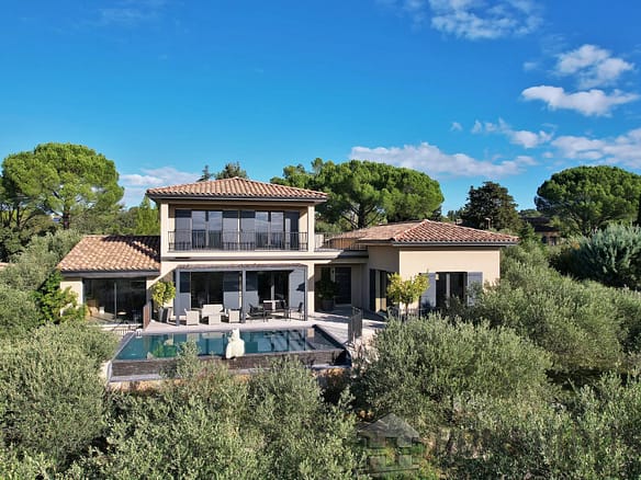 4 Bedroom Villa/House in Uzes 5