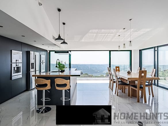 5 Bedroom Villa/House in Gattieres 5