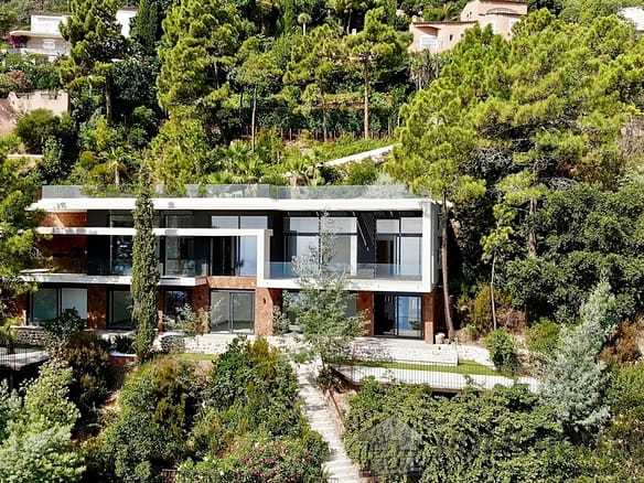 4 Bedroom Villa/House in Theoule Sur Mer 32
