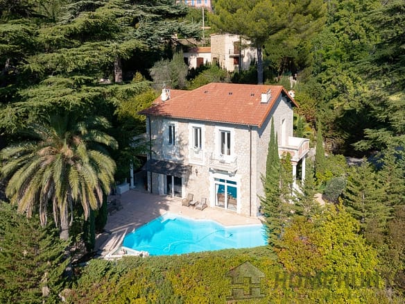5 Bedroom Villa/House in Grasse 16