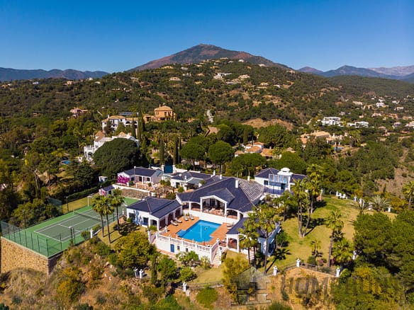 9 Bedroom Villa/House in El Madronal 7