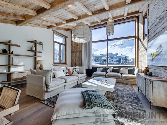 6 Bedroom Apartment in Tignes 14
