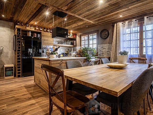 7 Bedroom Villa/House in Morzine 3