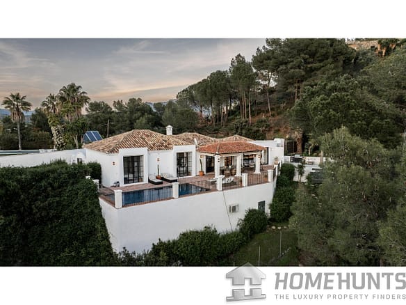 4 Bedroom Villa/House in El Madronal 5