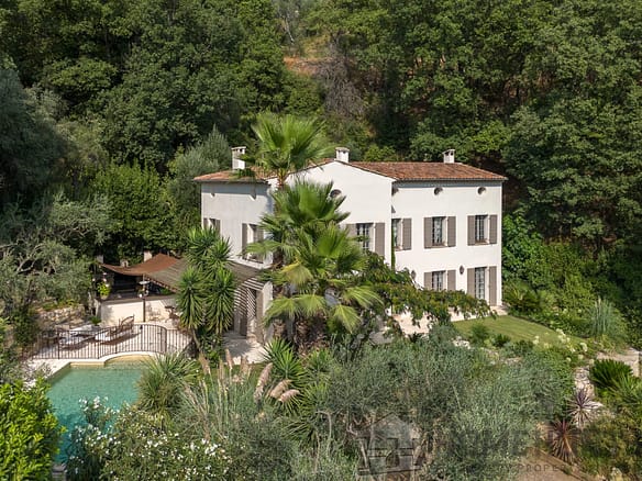 5 Bedroom Villa/House in Cabris 12