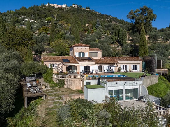 4 Bedroom Villa/House in Cabris 8
