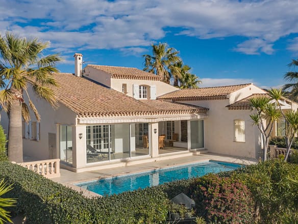 3 Bedroom Villa/House in Les Adrets De L Esterel 5