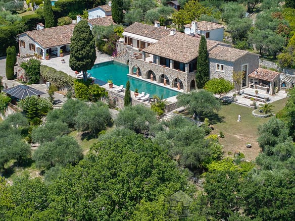 7 Bedroom Villa/House in Cabris 2