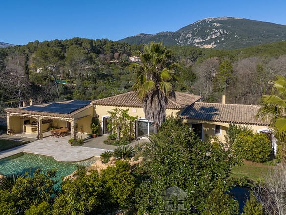 6 Bedroom Villa/House in Roquefort Les Pins 14