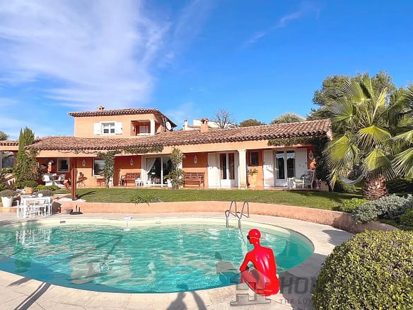 4 Bedroom Villa/House in Vence 7