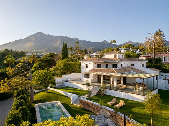 5 Bedroom Villa/House in Marbella 5