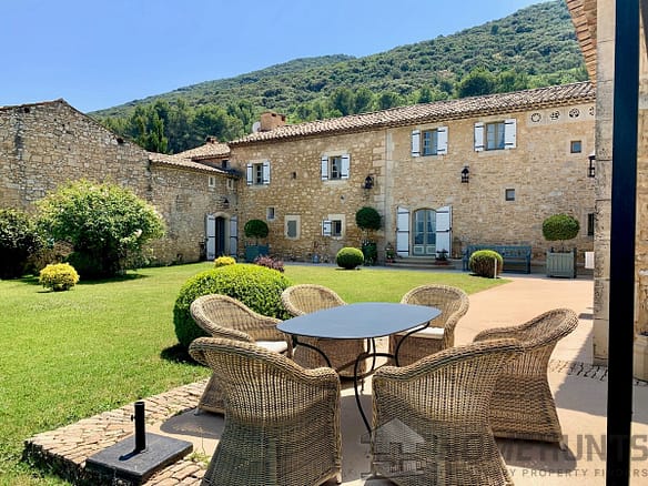6 Bedroom Villa/House in Bonnieux 3