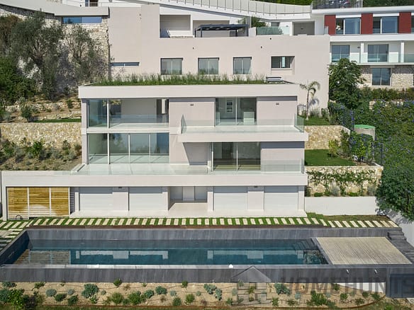 6 Bedroom Villa/House in Villefranche Sur Mer 9