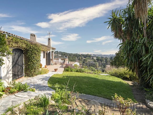4 Bedroom Villa/House in Le Golfe Juan 7