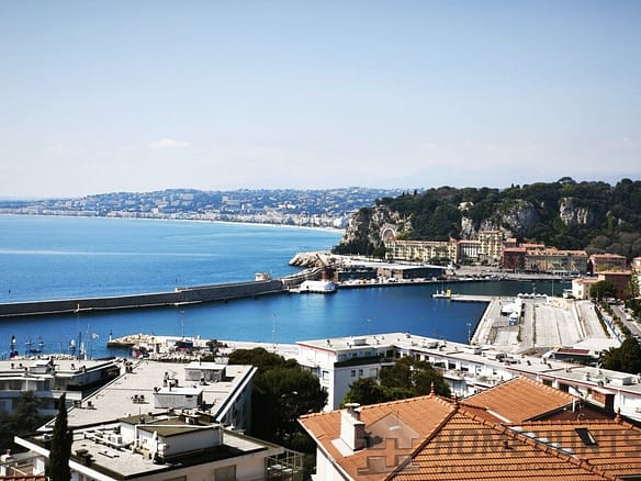 3 Bedroom Apartment in Nice 7