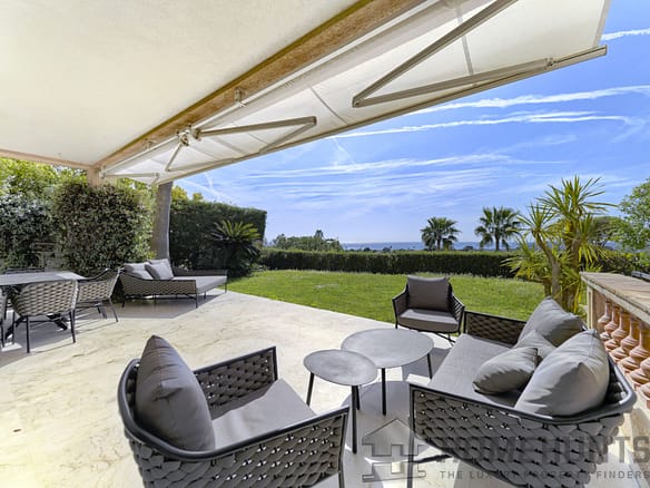 3 Bedroom Apartment in Villeneuve Loubet 3