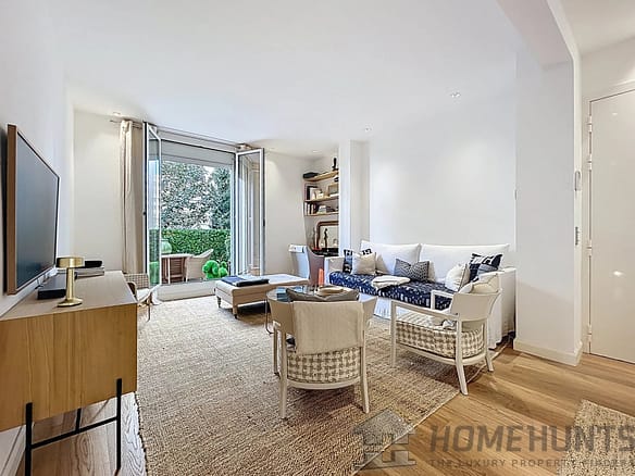 2 Bedroom Apartment in Cannes 9