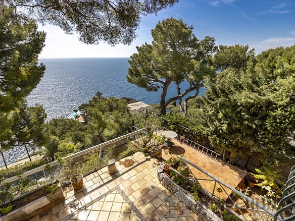 6 Bedroom Villa/House in Eze 7
