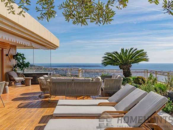 5 Bedroom Apartment in Le Cannet 5
