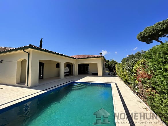 4 Bedroom Villa/House in Sant Feliu De Guíxols 5