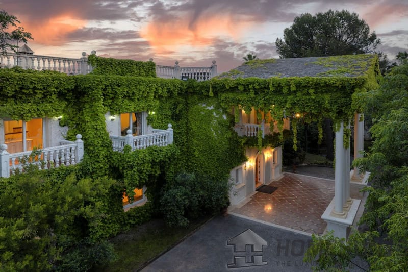9 Bedroom Villa/House in Nagueles 6