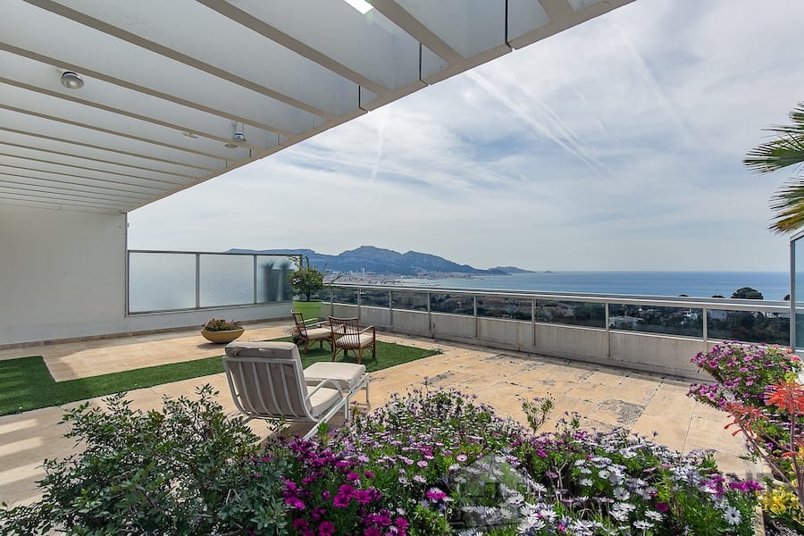 3 Bedroom Apartment in Marseille 12