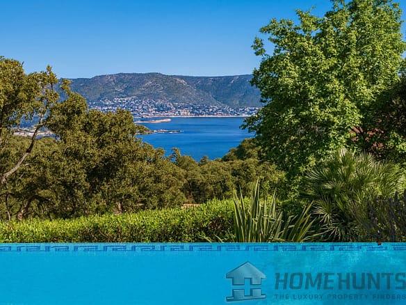 7 Bedroom Villa/House in Bormes Les Mimosas 9