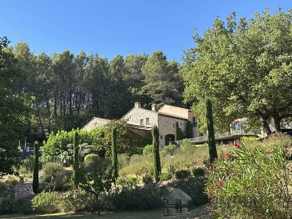 6 Bedroom Villa/House in Auriol 2