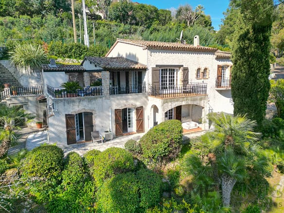 4 Bedroom Villa/House in Cannes 9