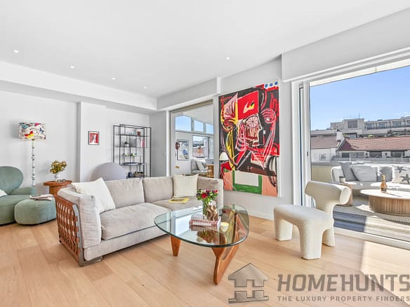 2 Bedroom Apartment in Cannes 5