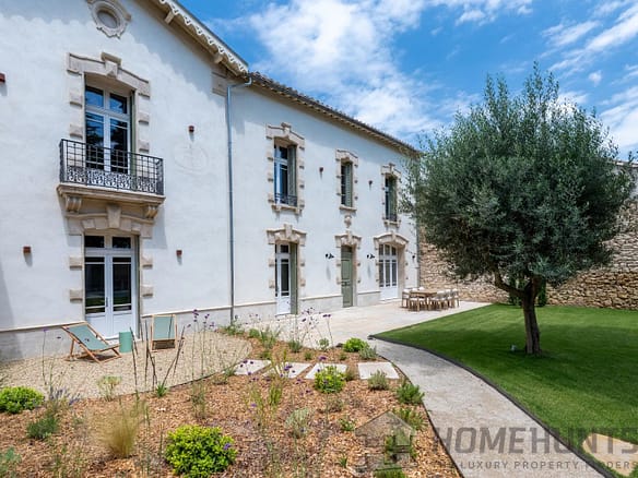 Villa/House For Sale in Maussane Les Alpilles 2