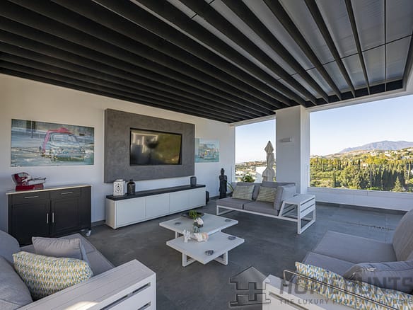 3 Bedroom Apartment in La Quinta 22