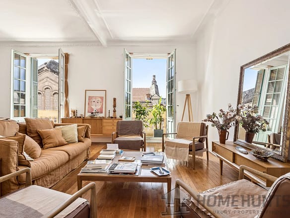 3 Bedroom Apartment in Nice 36